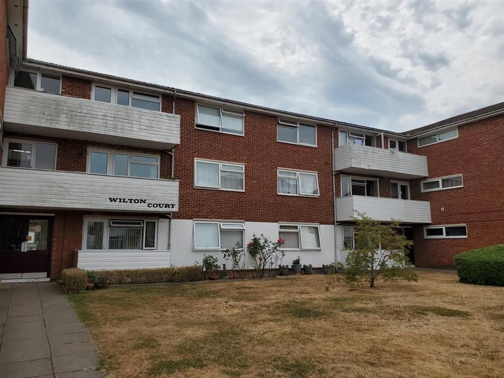 2 bed flat for sale in Wilton Road, Upper Shirley, Southampton SO15