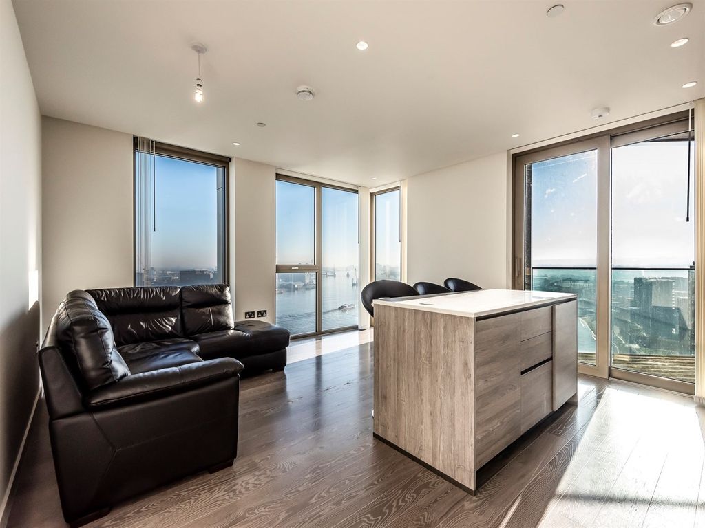 2 bed flat to rent in The Lighterman, Pilot Walk, Lower Riverside