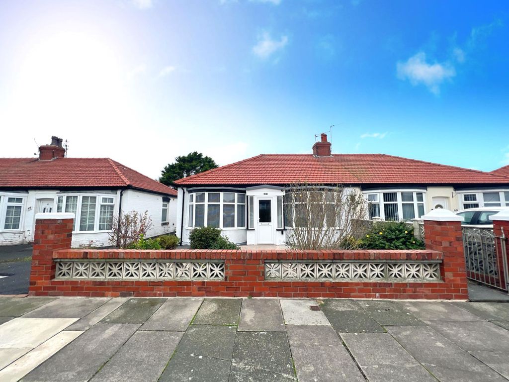 3 bed bungalow for sale in Roseacre, South Shore FY4, £190,000 Zoopla