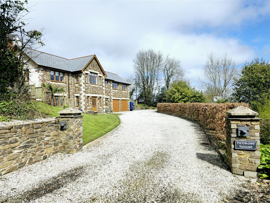 4 bed property for sale in Tavistock Road, Launceston PL15 Zoopla