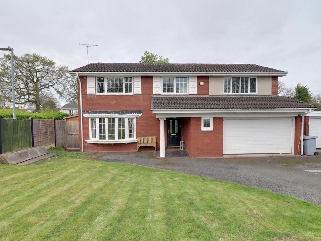 4 bed detached house for sale in Cheriton Way, Wistaston, Crewe CW2, £