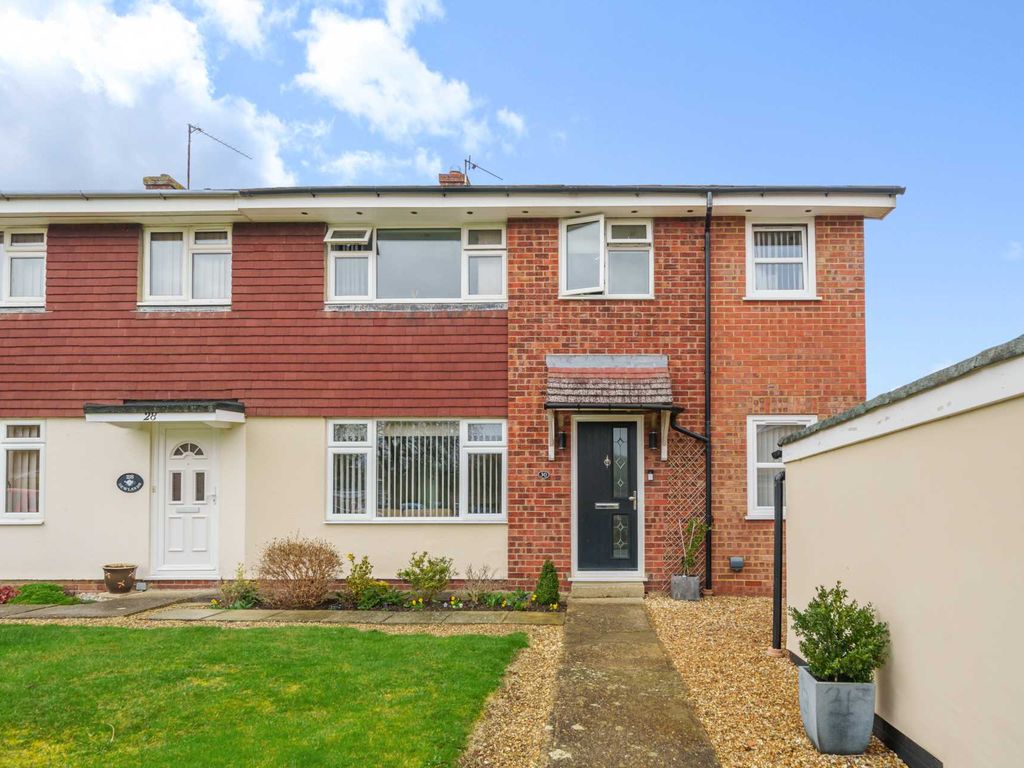 4 bed semidetached house for sale in Dewlands, Oakley MK43 Zoopla