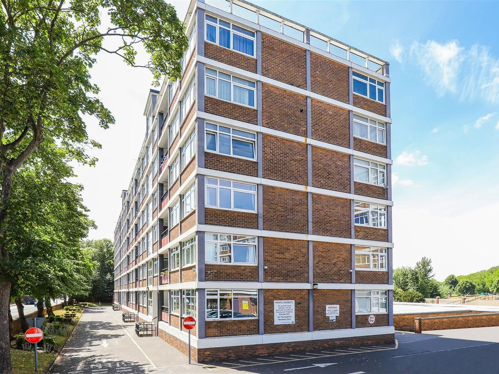 2 bed flat for sale in Rivermead, Wilford Lane, West Bridgford
