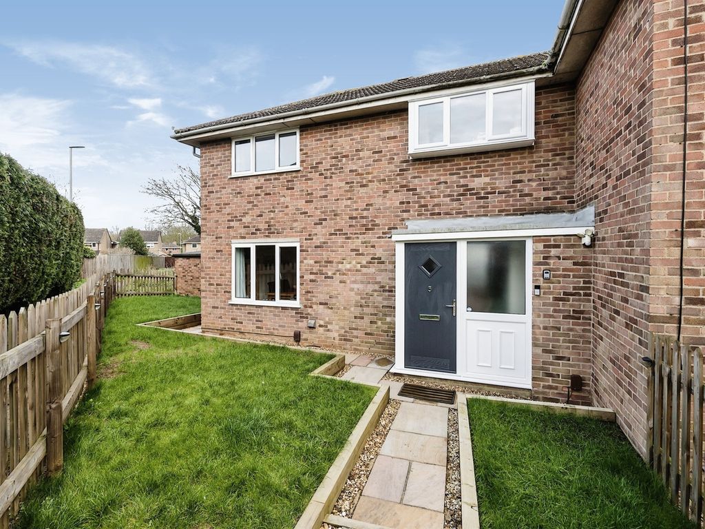 3 bed end terrace house for sale in Denbigh Road, Abington, Northampton