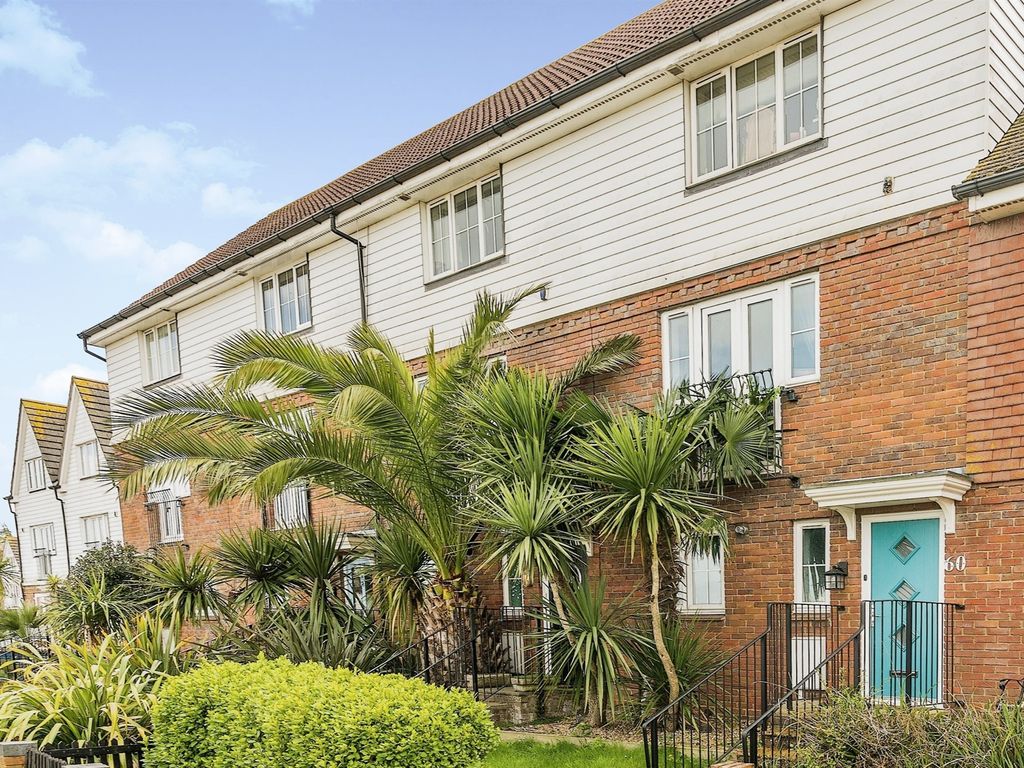 3 bed town house for sale in Waterside Lane, Gillingham ME7 Zoopla