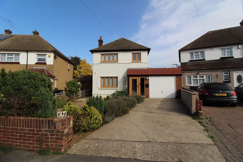 3 bed detached house for sale in Rosedale Close, Dartford DA2, £550,000