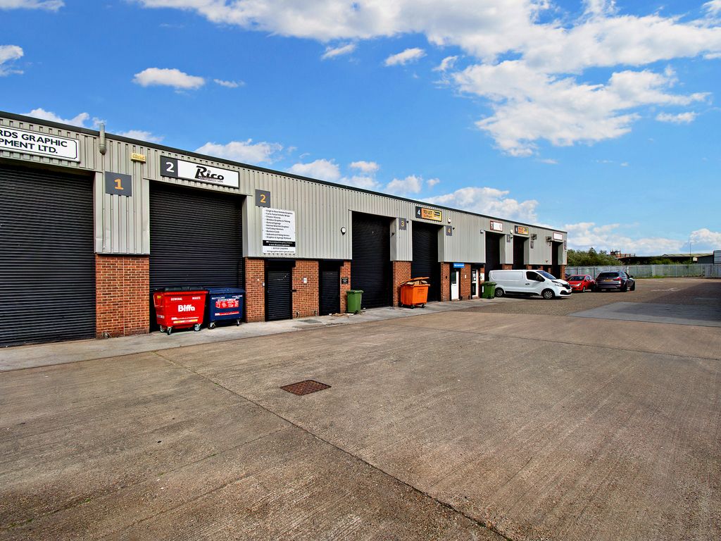 Industrial to let in Unit 1 Acorn Industrial Estate, Bontoft Avenue, Hull HU5, £18,900 pa Zoopla