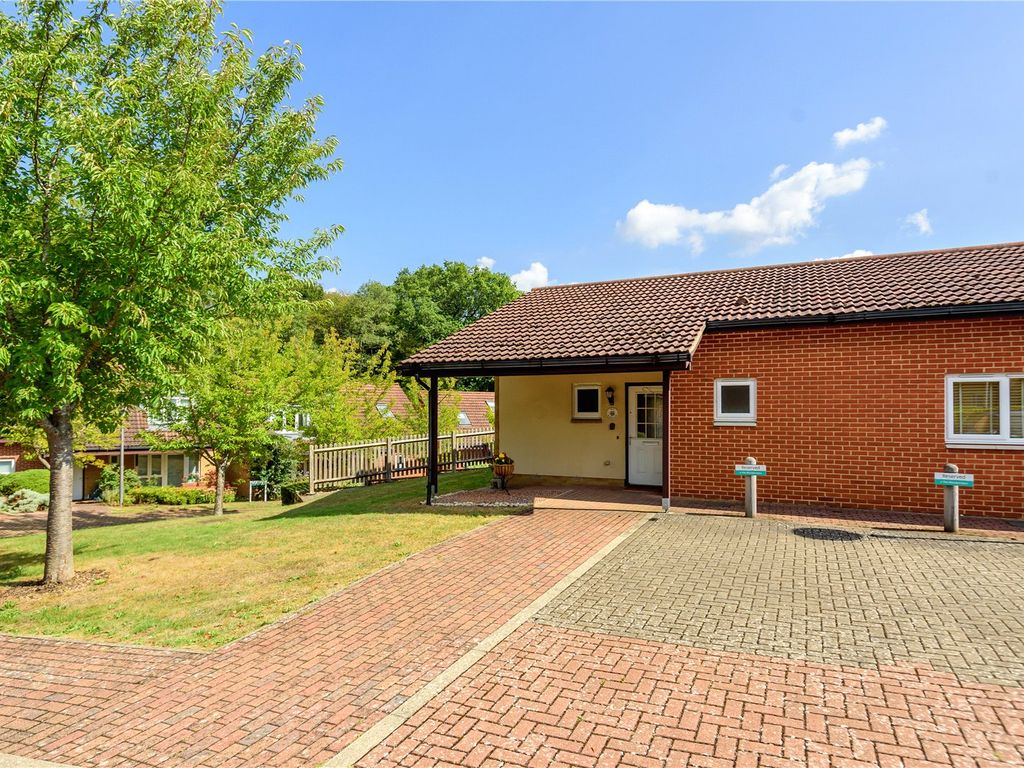 2 bed bungalow for sale in The Woodpeckers, Patrons Way West, Denham
