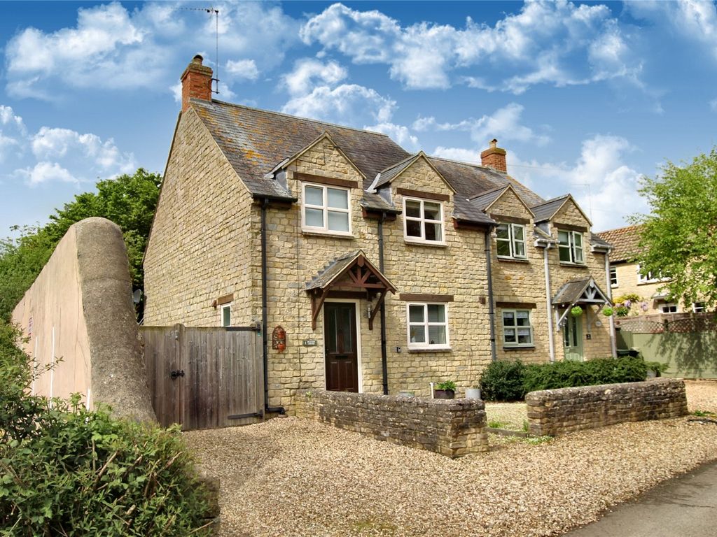 3 bed semidetached house for sale in HintonInTheHedges, Brackley