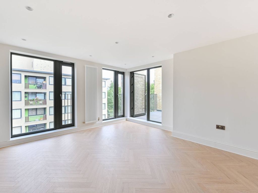 Pier Tavern, Isle Of Dogs, London E14  