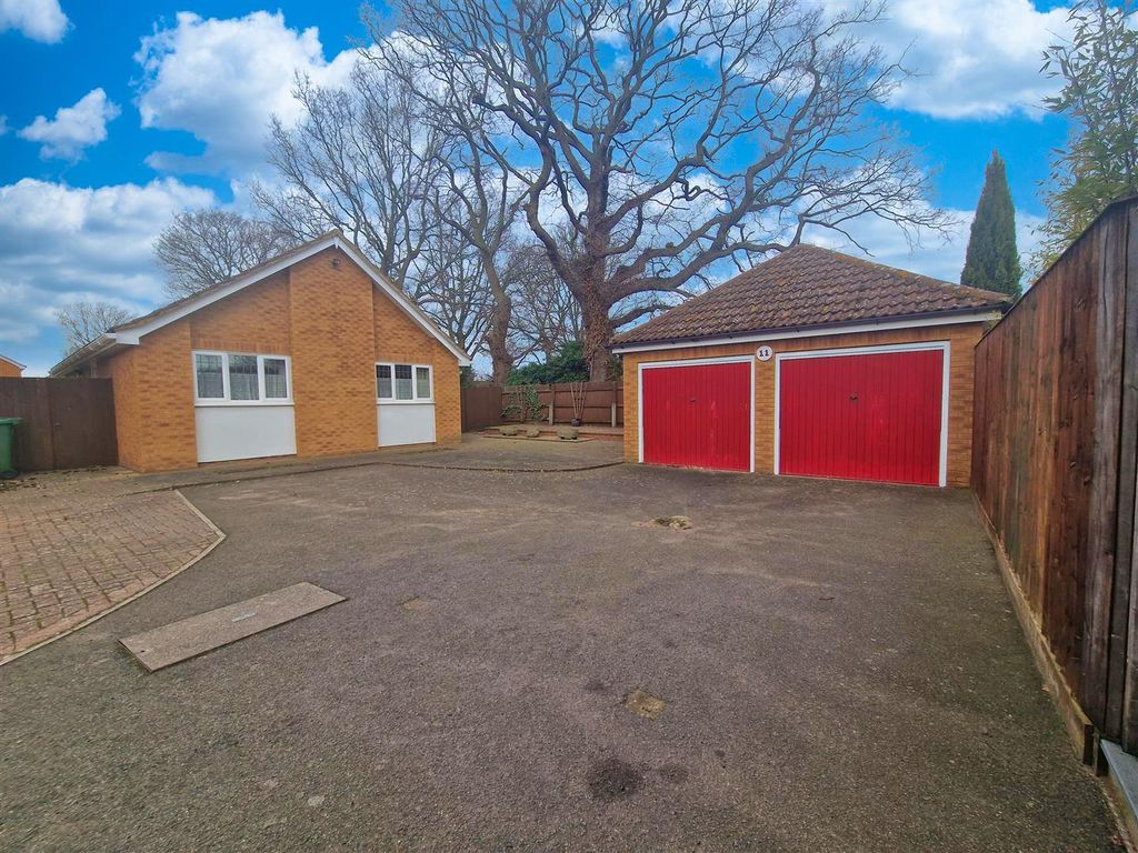 3 bed detached bungalow for sale in Jewell View, Kesgrave, Ipswich IP5
