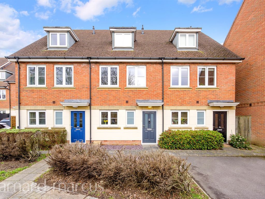 3 bed terraced house for sale in Egan Close, Kenley CR8 Zoopla