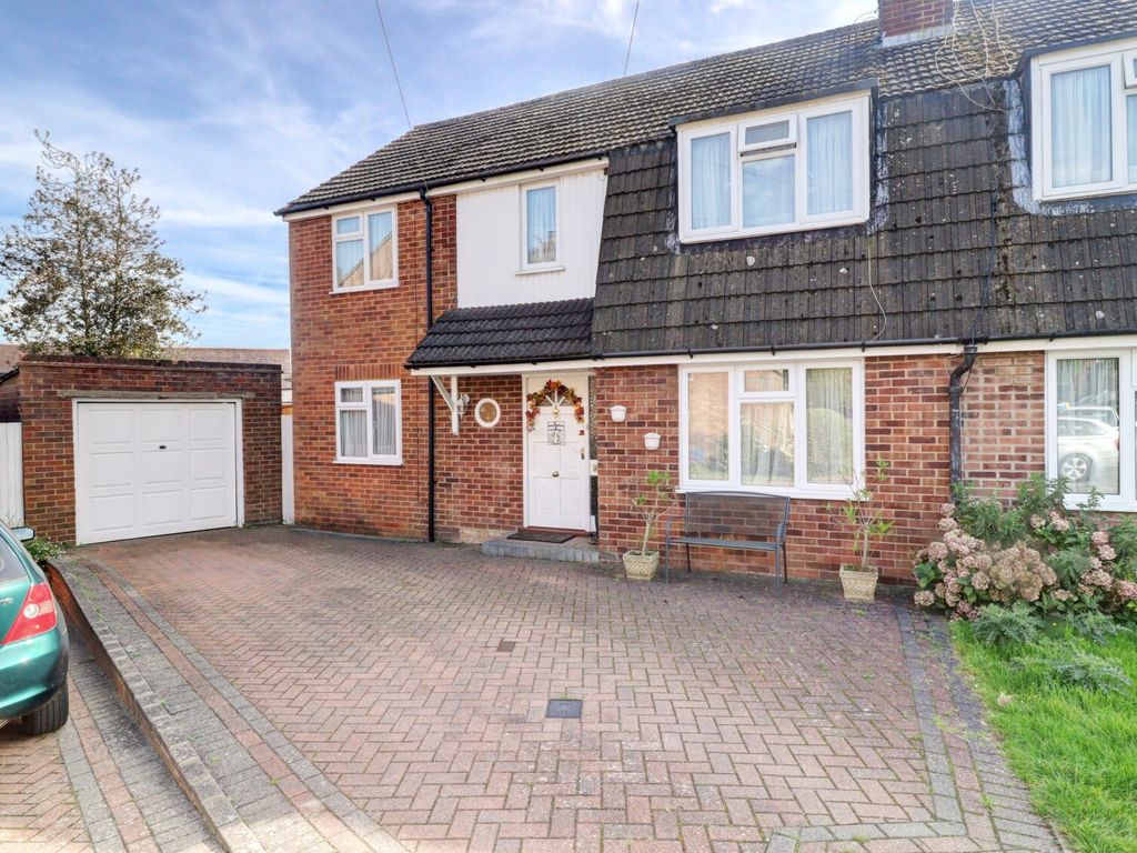 5 bed semi-detached house for sale in Forge Close, Holmer Green, High ...