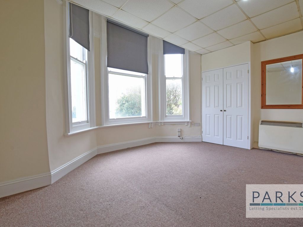 Studio to rent in Westbourne Villas, Hove, East Sussex BN3, £825 pcm