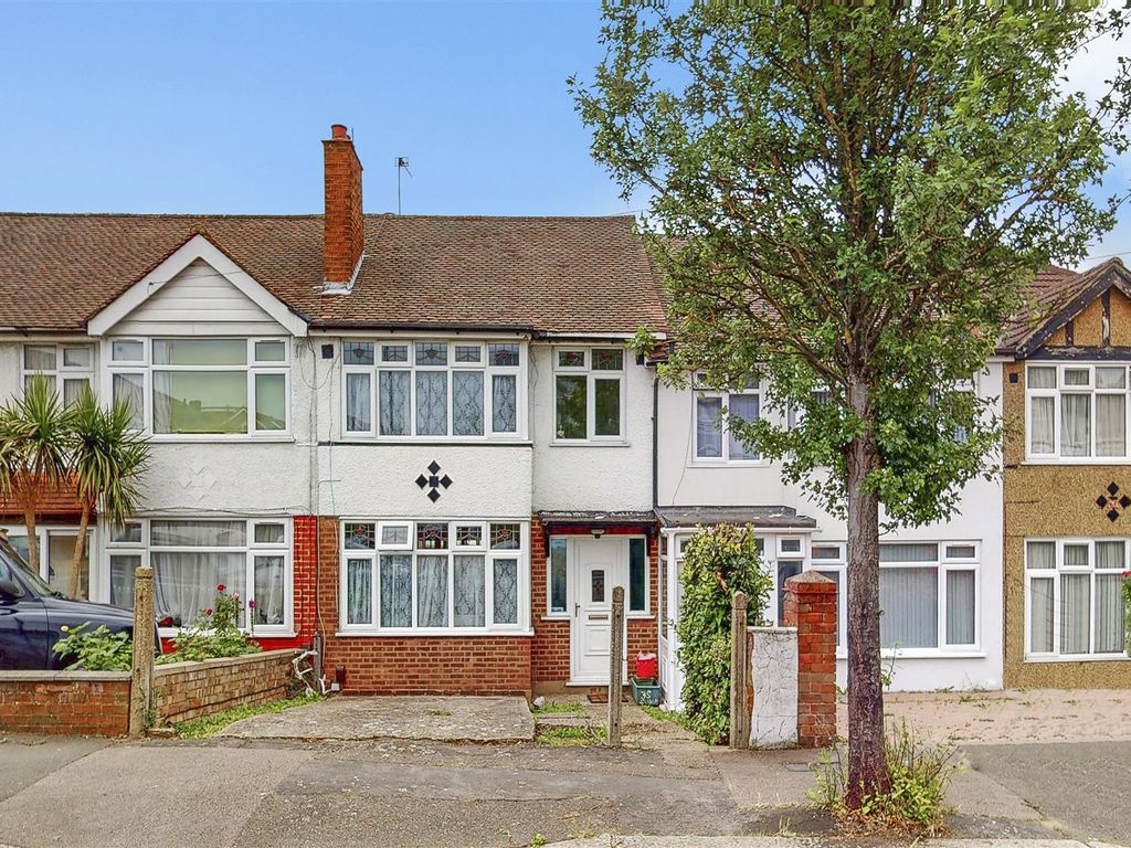 3 bed terraced house for sale in Summit Road, Northolt UB5 Zoopla