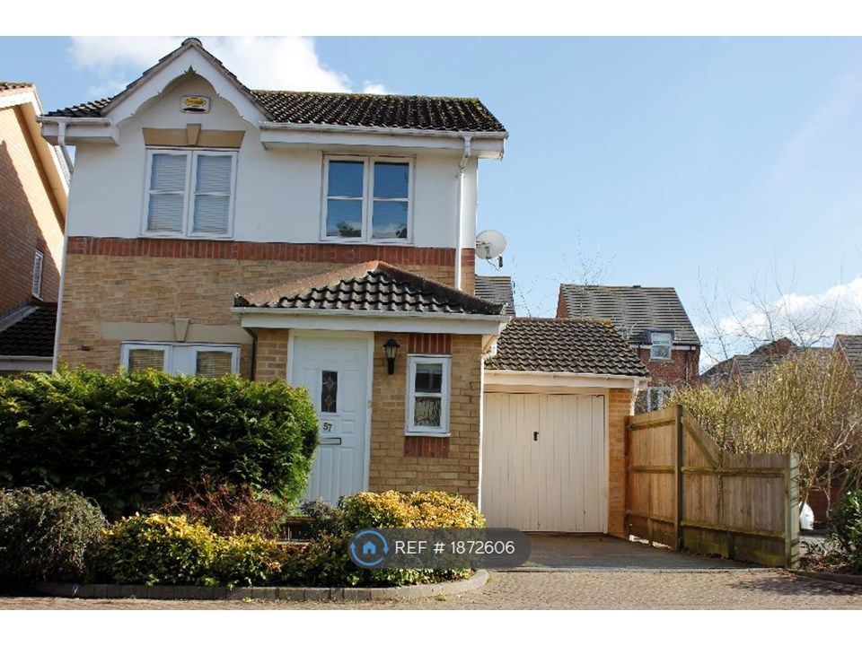 3 bed semidetached house to rent in Helegan Close, Orpington BR6, £2,000 pcm Zoopla