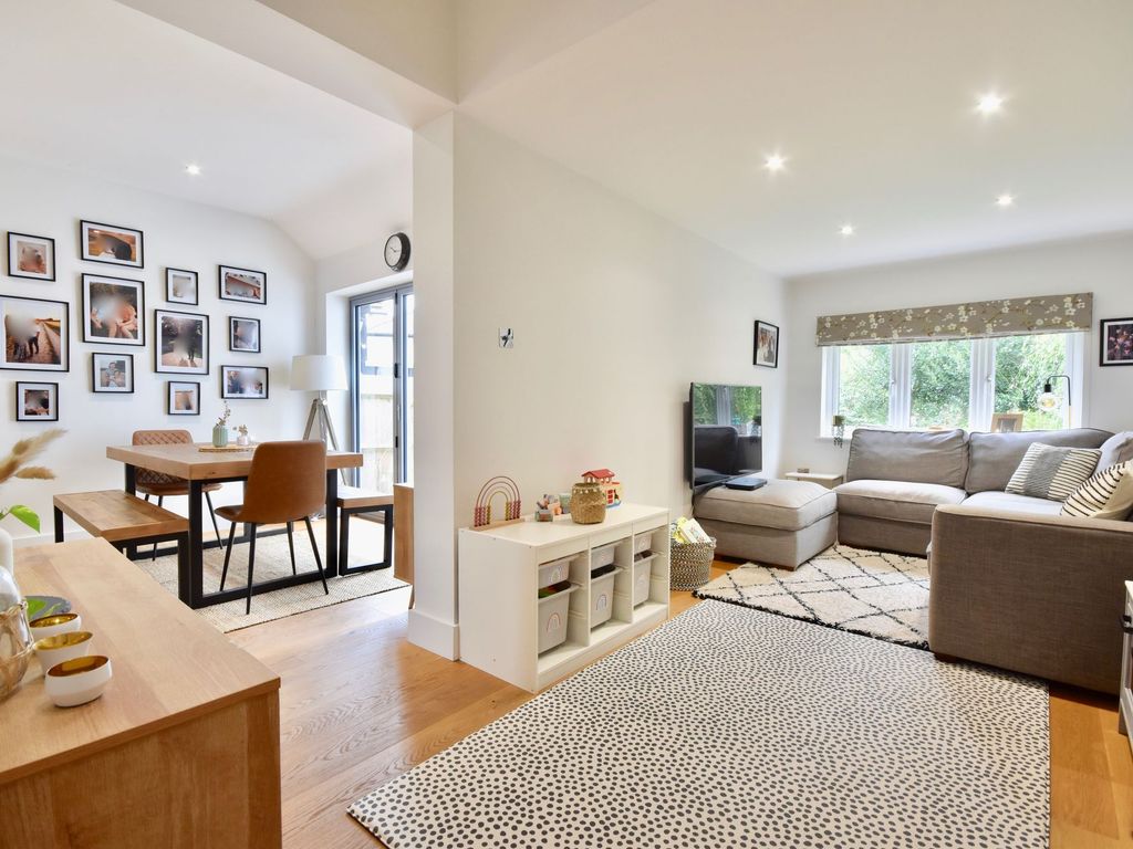 4 bed semidetached house for sale in Park Lane, Ashtead KT21, £850,000