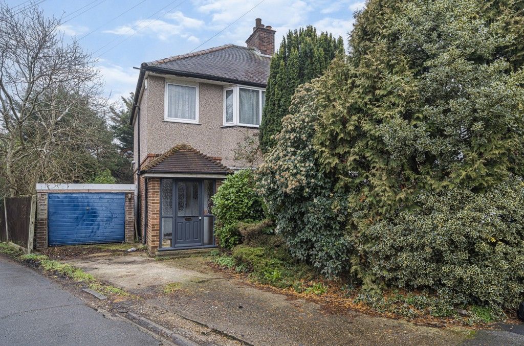 3 bed semidetached house for sale in Hayes End Close, Hayes, Middlesex