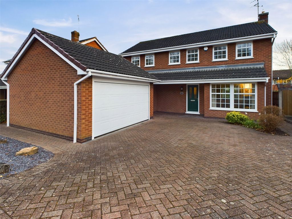 4 bed detached house for sale in Lambourne Drive, Wollaton
