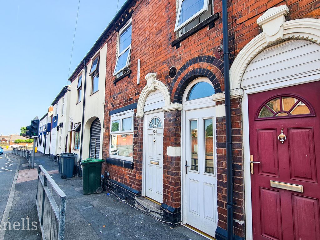 Studio to rent in Halesowen Road, Cradley Heath B64, £600 pcm Zoopla