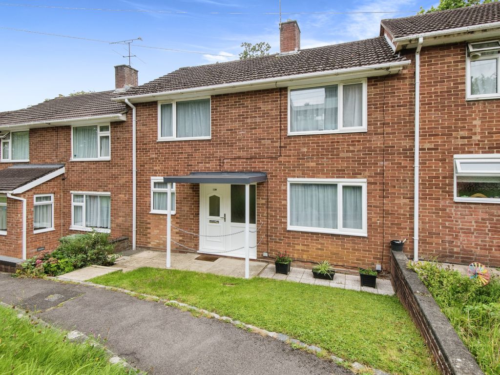 4 bed terraced house for sale in Linford Crescent, Southampton