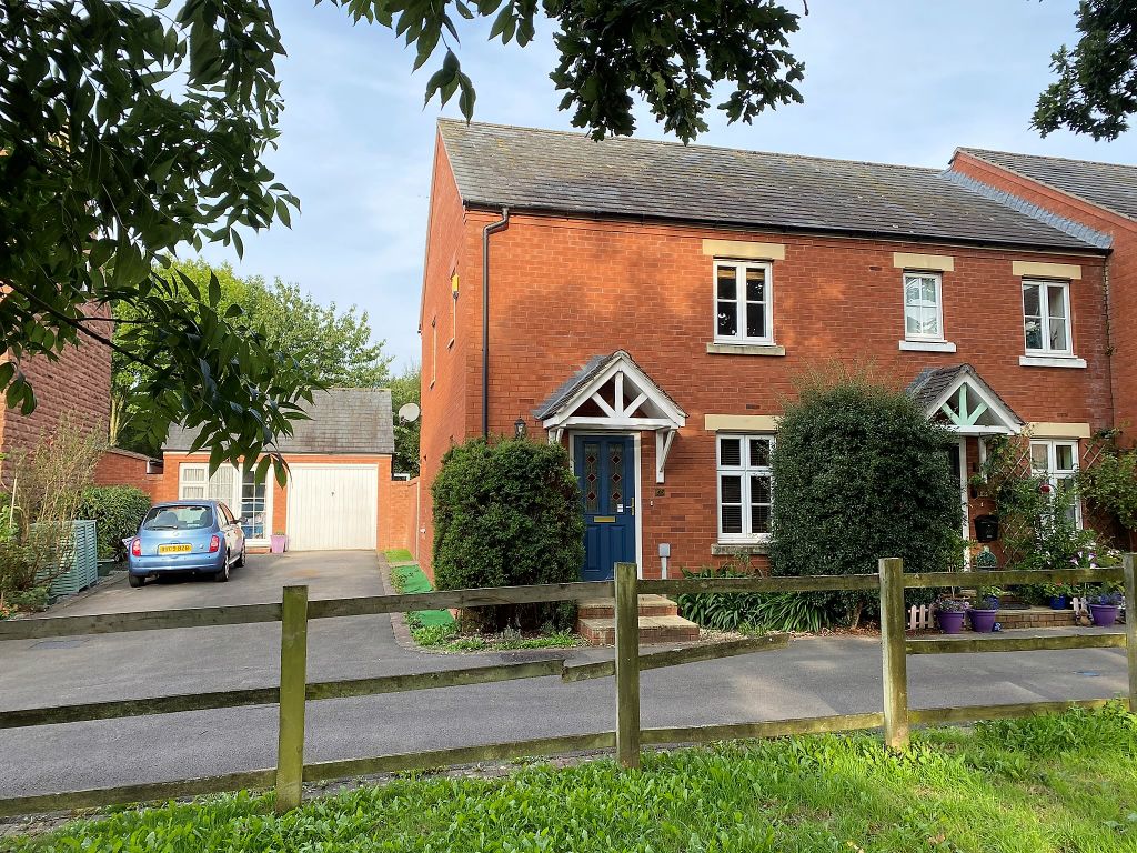 3 bed end terrace house to rent in Burge Meadow, Cotford St. Luke