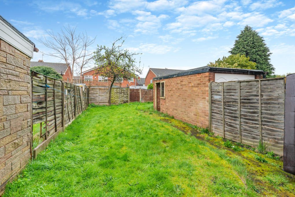 3 bed semidetached house for sale in Manorford Avenue, West Bromwich