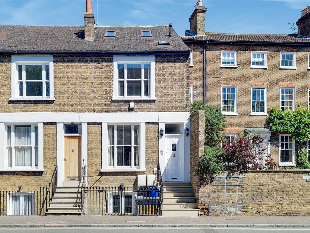 3 bed flat to rent in Mortlake High Street, Mortlake SW14 Zoopla