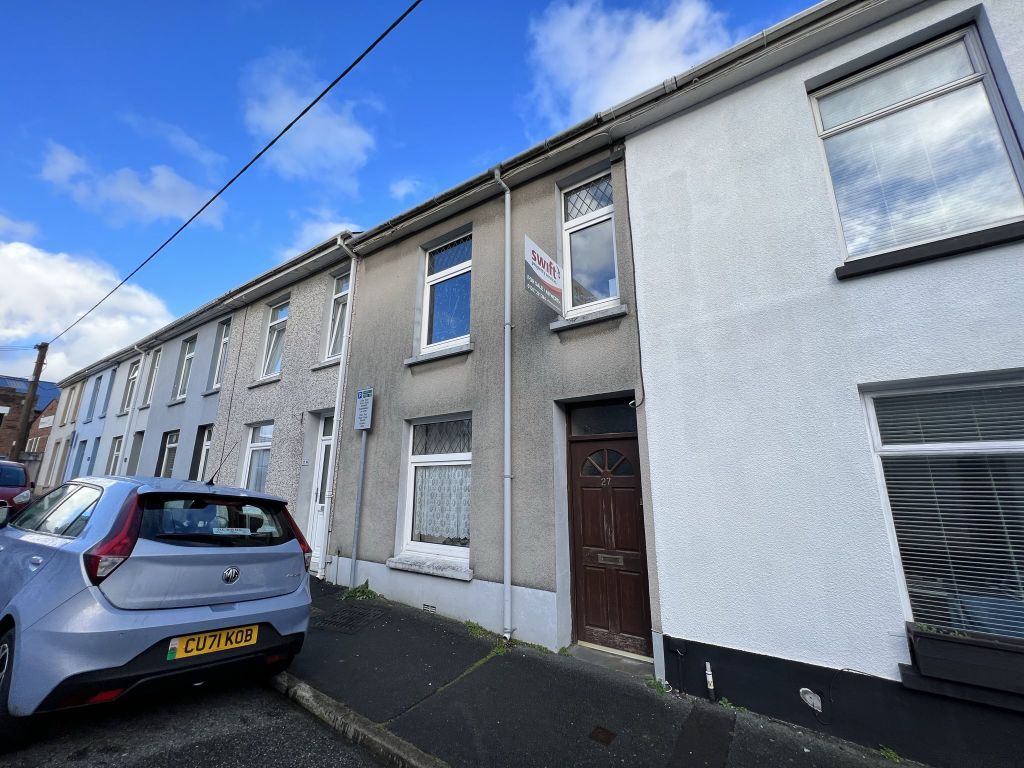 3 bed property for sale in St Davids Street, Carmarthen
