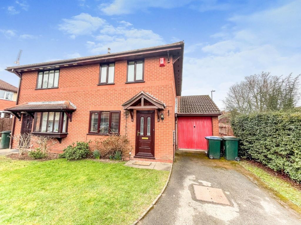 3 bed semidetached house for sale in Canon Hudson Close, Willenhall