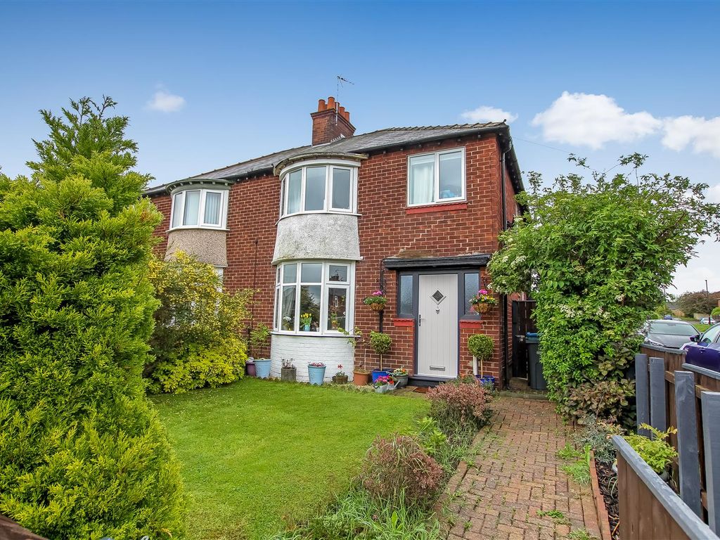 3 bed semidetached house for sale in Crosby Road, Northallerton DL6, £