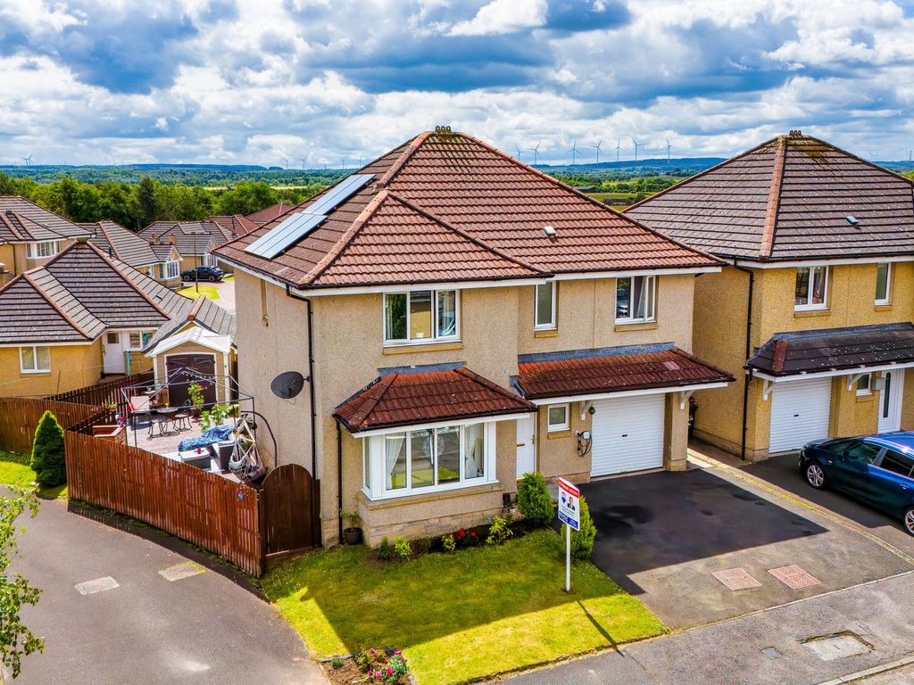 4 bed detached house for sale in Happy Valley Road, Blackburn EH47, £