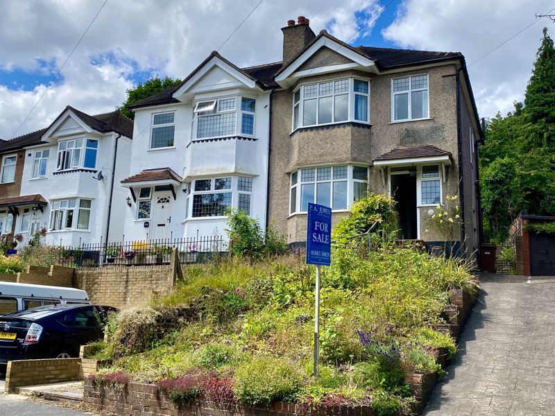 3 bed semidetached house for sale in Stafford Road, Caterham CR3, £