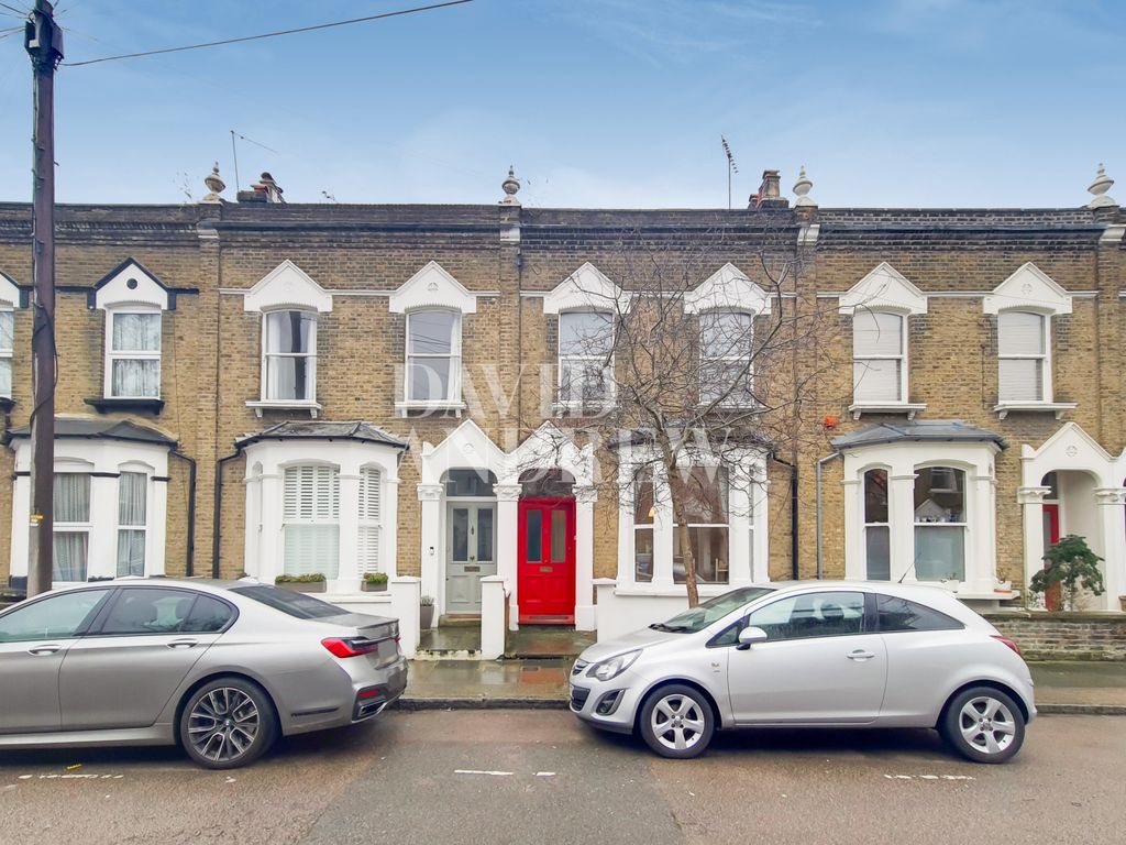 4 bed terraced house to rent in Wedmore Gardens, London N19, £3,500 pcm