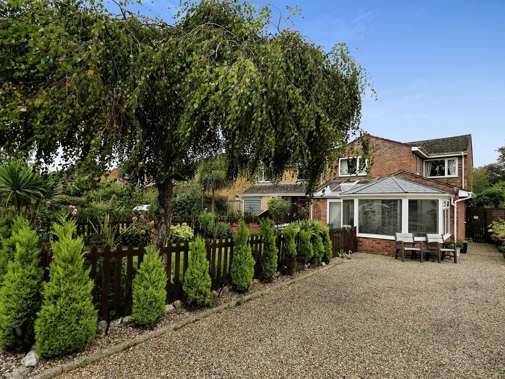 4 bed detached house for sale in Horseshoe Common, Briston, Melton