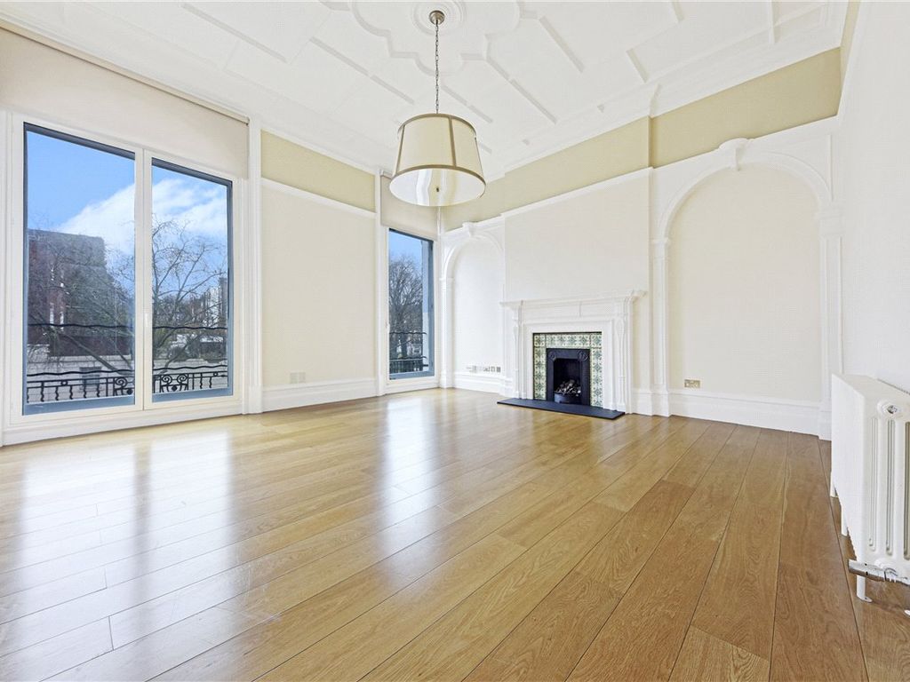 3 bed flat to rent in Egerton Gardens, Knightsbridge, London SW3, £