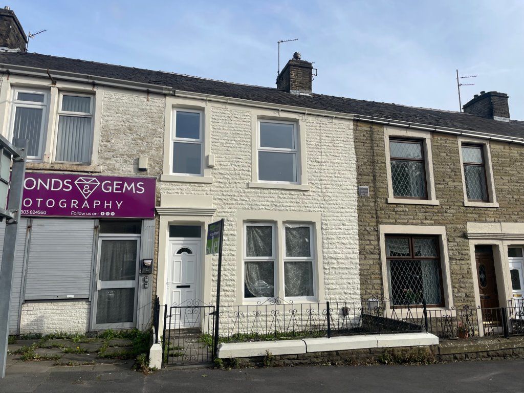 3 bed terraced house to rent in Manor Place, Church, Accrington BB5, £