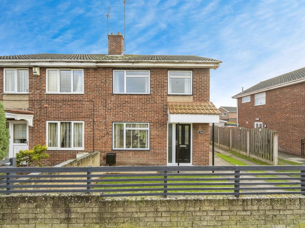 3 bed semidetached house for sale in Bawtry Road, Harworth, Doncaster