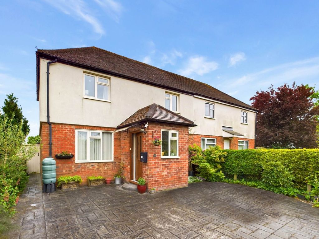 3 bed semidetached house for sale in Oxford Road, Oakley HP18, £400,000 Zoopla