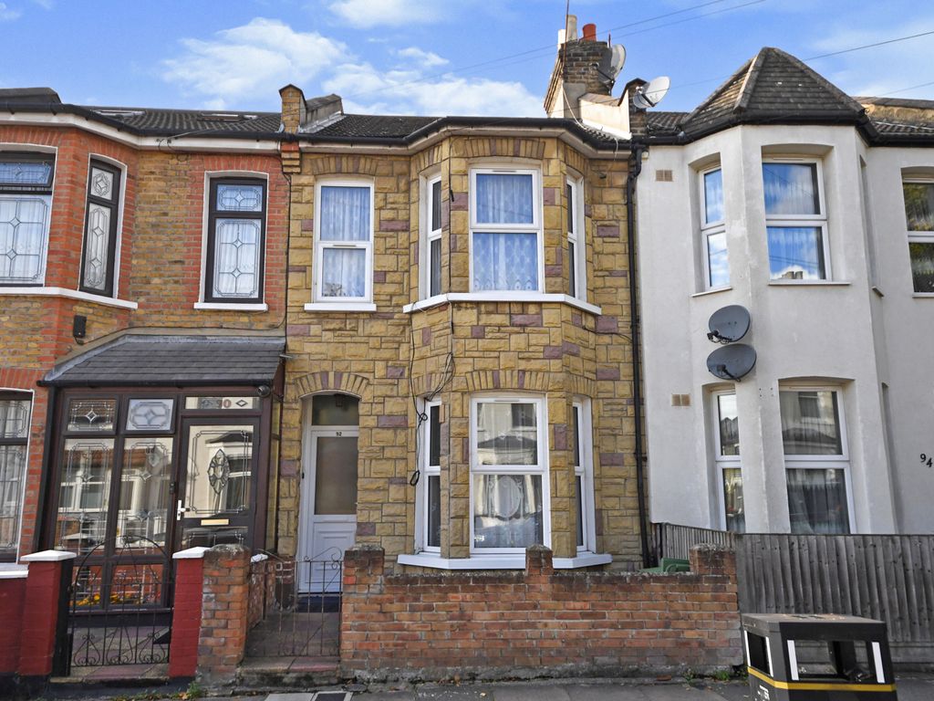 3 bed terraced house for sale in Caistor Park Road, London E15 Zoopla