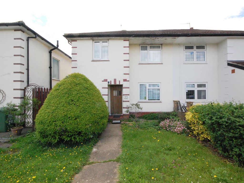 3 bed semidetached house for sale in The Drive, Goffs Oak, Waltham
