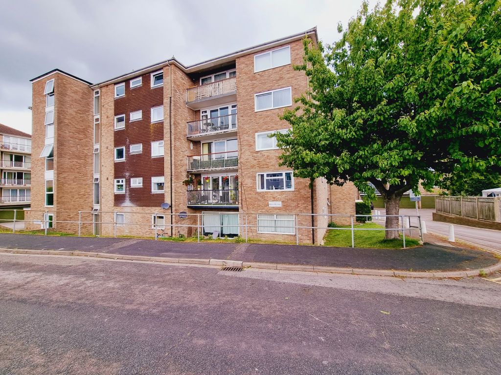 2 bed flat for sale in Gale Moor Avenue, Gosport PO12 Zoopla