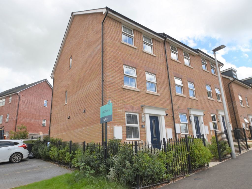 3 bed terraced house to rent in Enterprise Avenue, Tiverton, Devon EX16