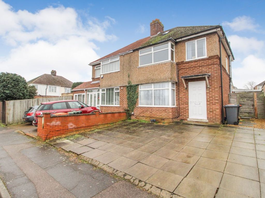 3 bed semidetached house for sale in Deacon Avenue, Kempston, Bedford