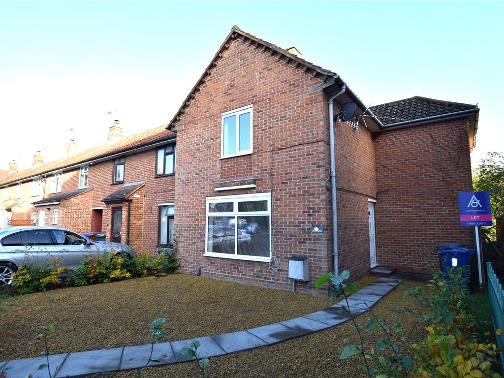 3 bed end terrace house to rent in Colne Close, Bicester, Oxfordshire