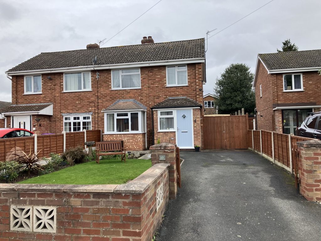 3 bed semidetached house for sale in St. Chads Close, Wellington