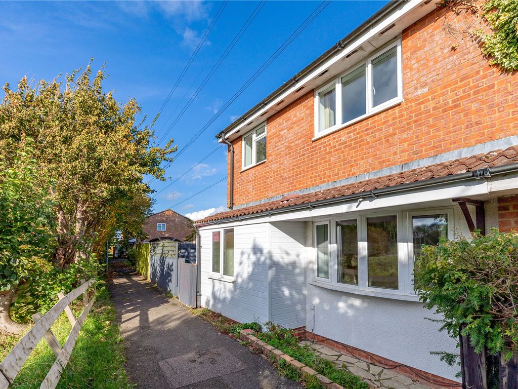 2 bed terraced house for sale in Tolman Court, Aylesbury HP21, £250,000