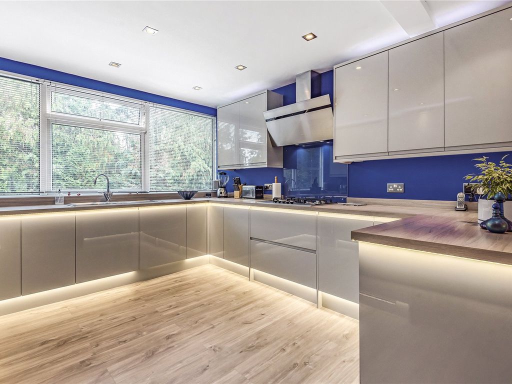 3 bed detached house for sale in Mill Close, Wokingham, Berkshire RG41