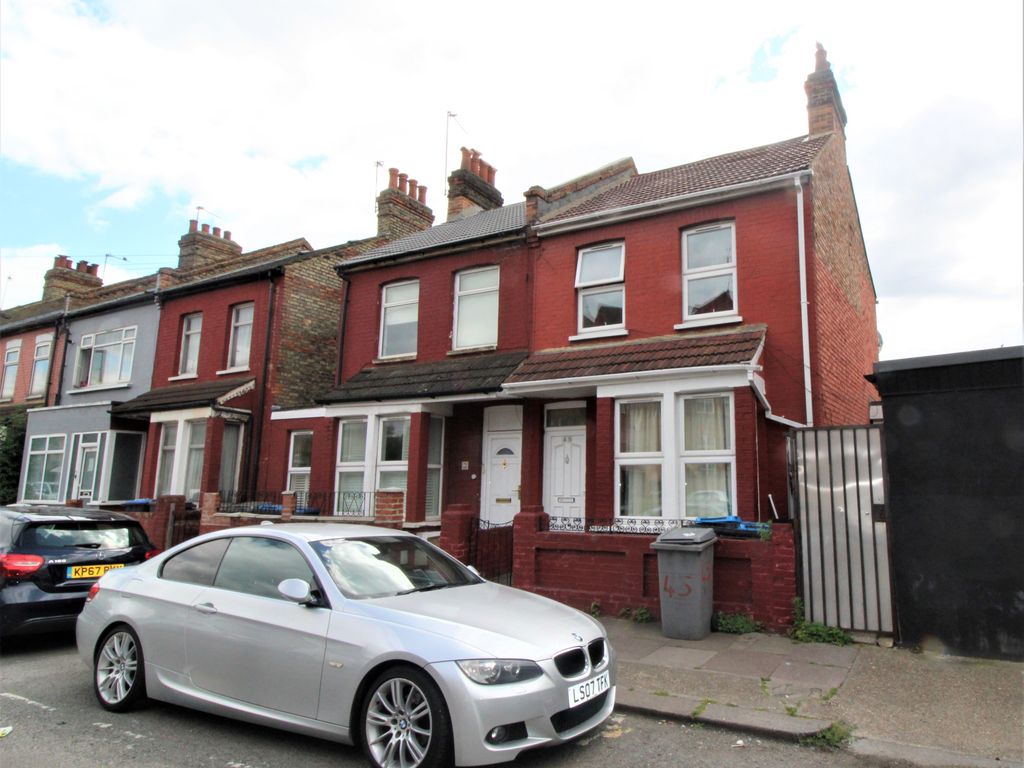 Cooper Road Willesden Dollis Hl NW10