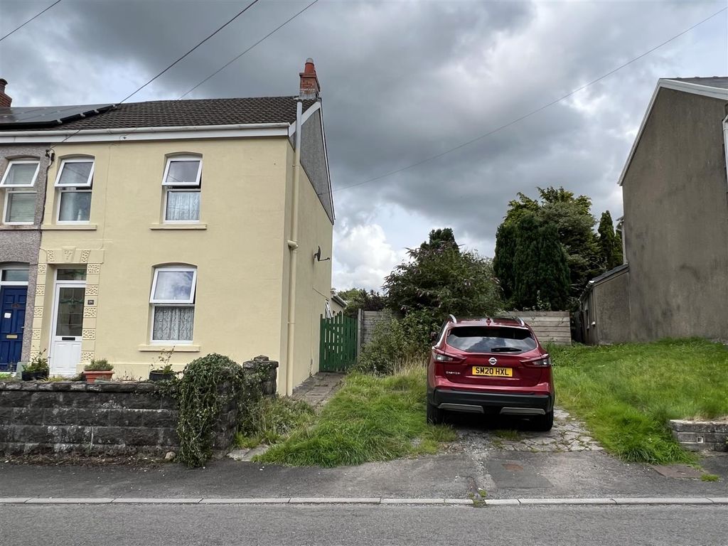 3 bed semidetached house for sale in Brynlloi Road, Glanamman